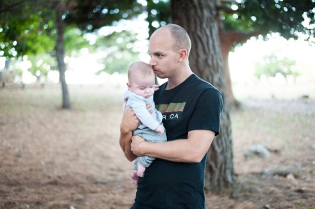 Caffeine and Fairydust - Our Family Photoshoot With Lauren Pretorius Photography Cole and Knox Dad Kissing Son